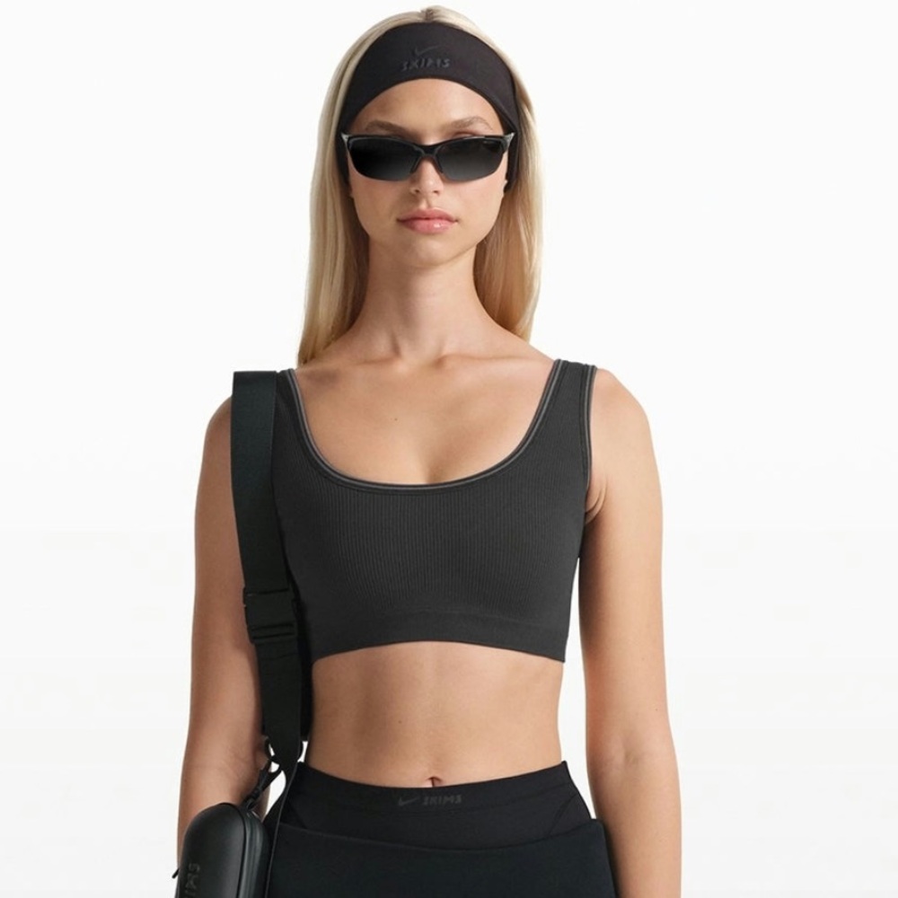 NikeSKIMS Ribbed Seamless SCOOP BRA